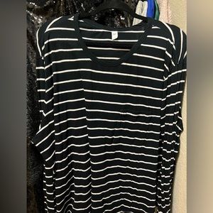 BLACK WHITE STRIPED SHIRT